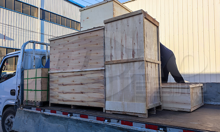 真空上料機、篩網、真空泵小車發貨嘍