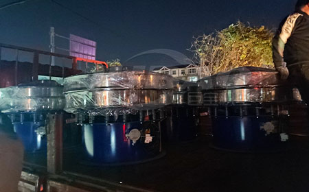 四川南充鄭先生訂購的8臺旋振篩發貨