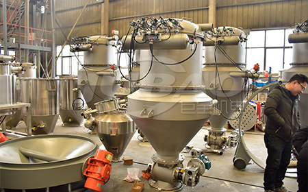 1676107598103425.jpg 真空上料機.jpg